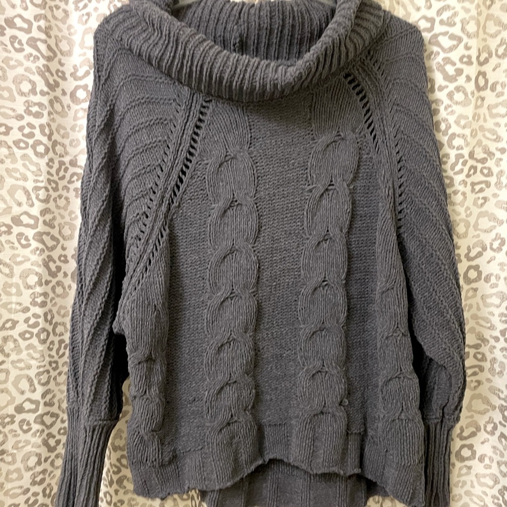 ONLY WORN ONCE!!! SWEATER